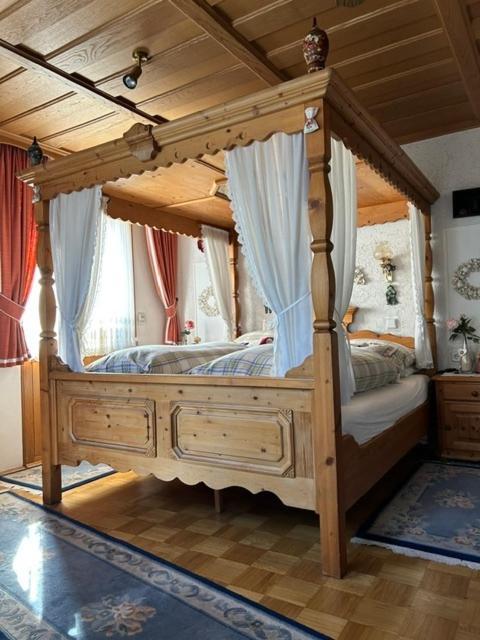Haus Wessel Hotel Кьолн Екстериор снимка