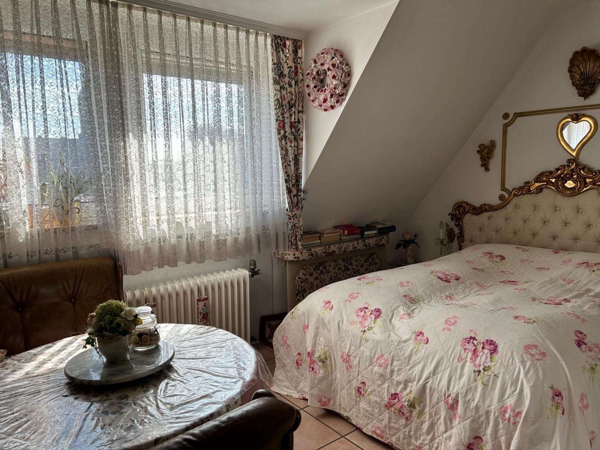 Haus Wessel Hotel Кьолн Екстериор снимка