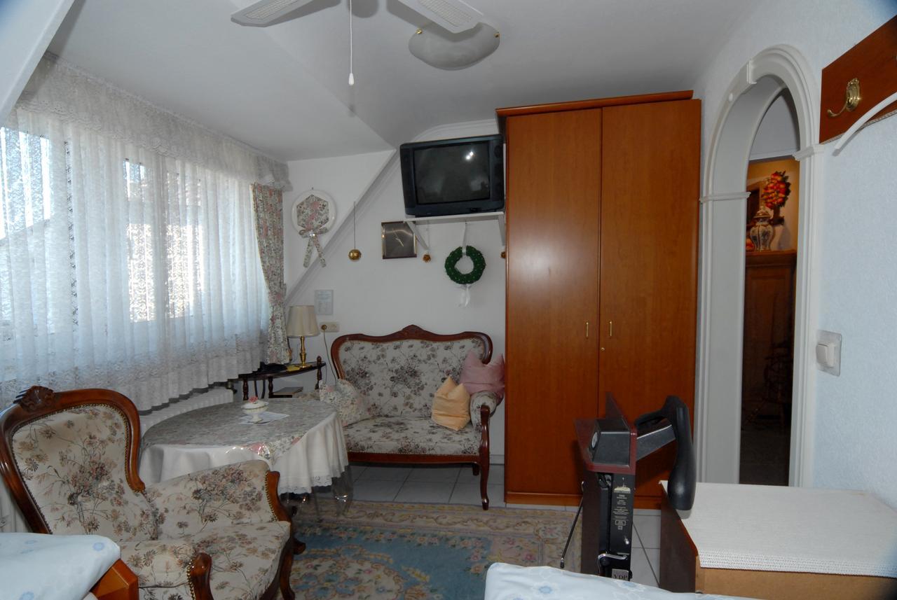 Haus Wessel Hotel Кьолн Екстериор снимка