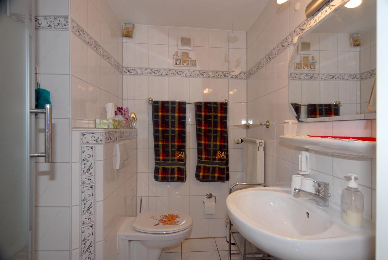 Haus Wessel Hotel Кьолн Екстериор снимка