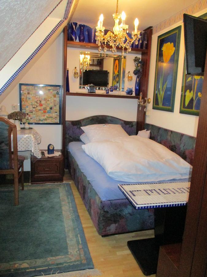 Haus Wessel Hotel Кьолн Екстериор снимка